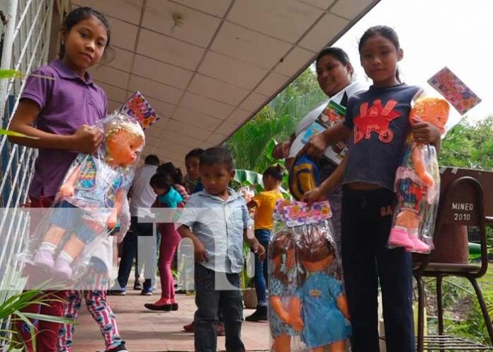 madriz-juguete-002 Entrega de juguetes para niños y niñas de Madriz