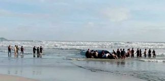 Diez muertos y decenas de desaparecidos tras naufragio de un barco en Malasia