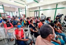 Impulsan economía familiar con créditos a protagonistas de Managua Entrega de créditos a grupos solidarios de Managua