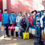 Familias del barrio La Luz, Managua, reciben a brigadistas de vacunación Brigadistas de vacunación en el barrio La Luz, Managua