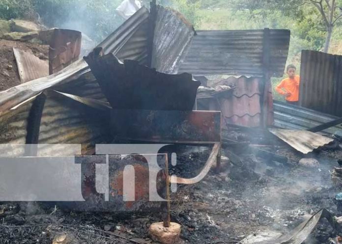 matagalpa3 Voraz incendio deja a la intemperie a humilde familia en Matagalpa