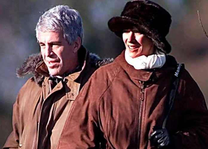 maxwell-1 Jeffrey Epstein junto a Ghislaine Maxwell