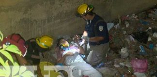 Motociclista cayó en un cauce de Managua