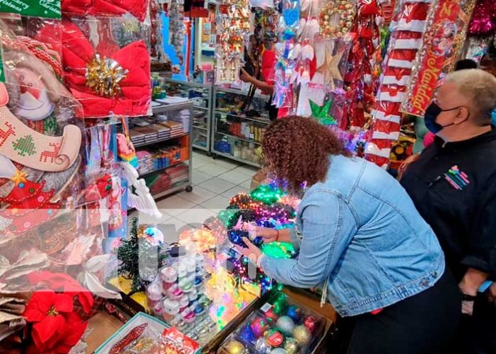 mercado-diciembre-03 Comercio activado con artículos de Navidad en los mercados de Managua