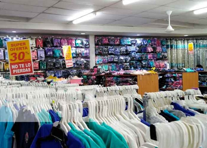 mercado3 ¡Grandes descuentos! en el Mercado Oriental para Navidad y Fin de año