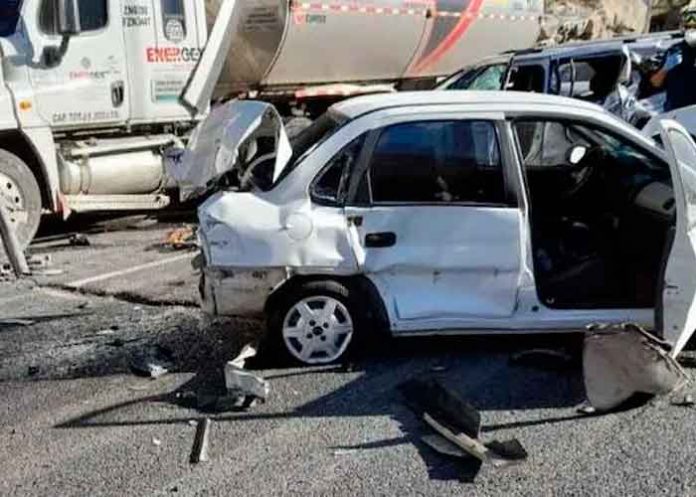 Colisión múltiple en México deja 5 muertos y al menos 15 heridos