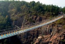 Puente colgante en México se desploma y deja al menos 23 heridos