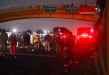 Al menos 17 heridos tras enfrentamientos entre migrantes y Policía en México Al menos 17 heridos tras enfrentamientos entre migrantes y Policía en México
