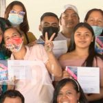 Jóvenes emprendedores de Nicaragua reciben reconocimientos del MINJUVE Entrega de reconocimiento a jóvenes emprendedoras de Nicaragua