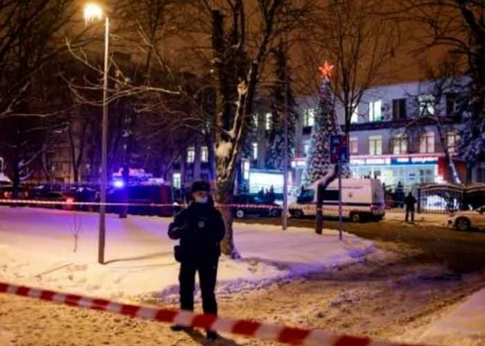 Altercado por una mascarilla dejó dos muertos en un tiroteo en Moscú