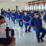 Privados y privadas se promocionan de sexto grado