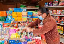 Puestos para la venta de pólvora en Managua