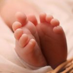 Aberrantes: Matan a una bebé en Reino Unido ¡tenía más de 60 huesos rotos! Aberrantes: Matan a una bebé en Reino Unido ¡tenía más de 60 huesos rotos!