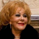 Hospitalizan de emergencia a la actriz Silvia Pinal por COVID-19