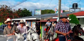 Desfile hípico en Somoto