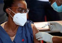 Debates y polémicas en Sudáfrica ante eventual vacunación obligatoria
