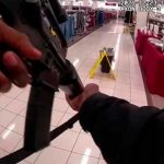 Madre de adolescente asesinada por policía en EEUU: «murió en mis brazos» Imagen del tiroteo que dejó a una adolescente muerta en Los Angeles, EEUU
