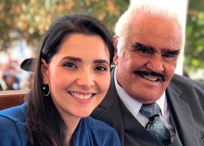 Hija de Vicente Fernández revela la verdad sobre la Hija de Vicente Fernández revela la verdad sobre la muerte del cantantemuerte del cantante