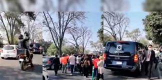 Reporteros confunden carroza fúnebre de Vicente Fernández
