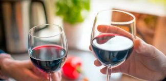 Barefoot lanzó vino tinto con sabor a Oreo y ¡se agota el mismo día!