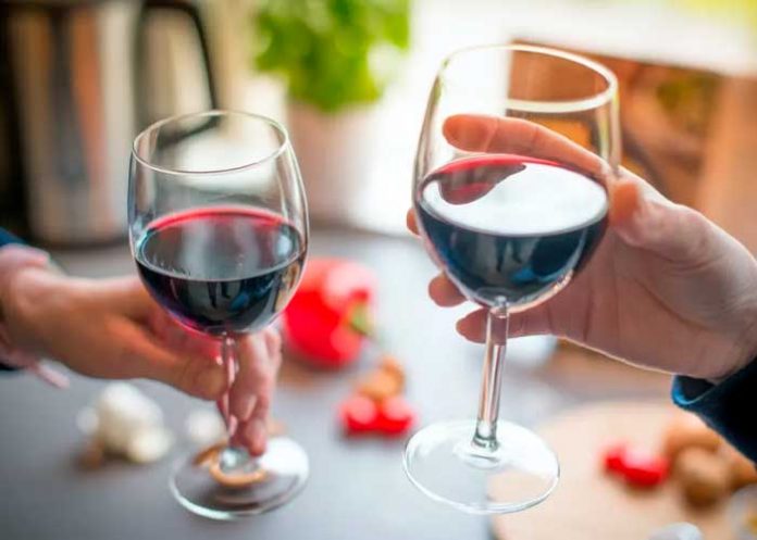 Barefoot lanzó vino tinto con sabor a Oreo y ¡se agota el mismo día!