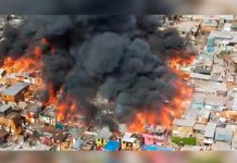 Violento incendio en Chile destruye decenas viviendas Violento incendio en Chile destruye decenas viviendas