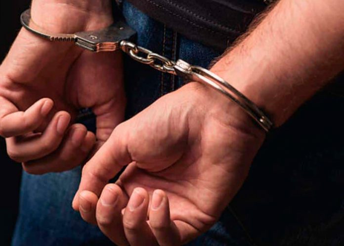 Detienen a un hombre en Miami que intentó estrangular a una mujer