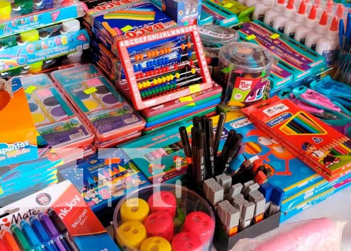 Parque de Ferias en Managua con grandes descuentos en artículos escolares