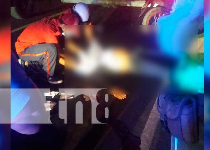 Motociclista fallece tras impactar contra una rastra en Carazo