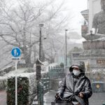 Un fuerte temporal de nieve mantiene a Tokio en alerta