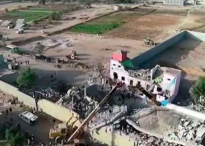 1 70 muertos dejó un bombardeo de una prisión de Yemen