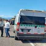 Autoridades de México detienen una ambulancia pirata con 28 migrantes Autoridades de México detienen una ambulancia pirata con 28 migrantes