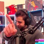 Explota AuronPlay y grita una "sarta de vulgaridades" en transmisión