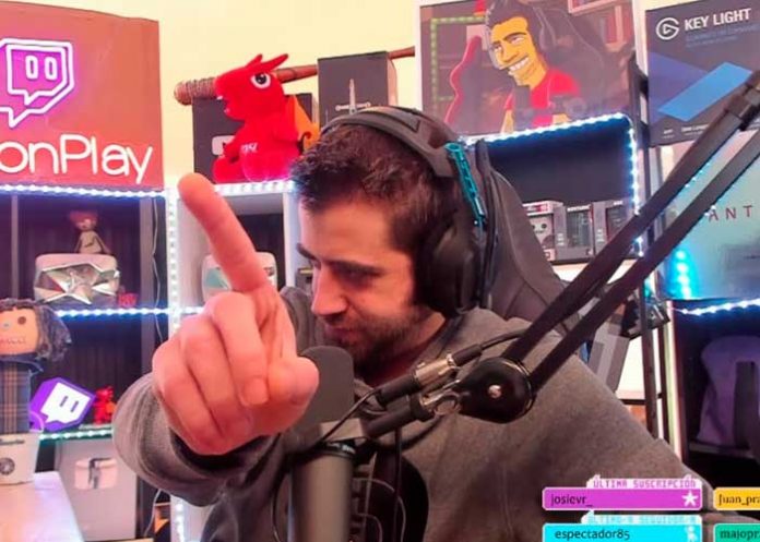 Explota AuronPlay y grita una 