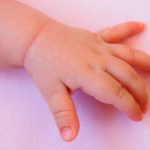 En España una bebé da positivo en droga, al ingerir la sustancia cuando lactaba Bebé da positivo en droga al ingerir la sustancia cuando lactaba en España