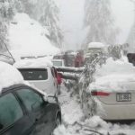 Fuerte nevada en Murree, Pakistán deja al menos 21 muertos Fuerte nevada en una estación de montaña de Pakistán deja 21 muertos y afectados.