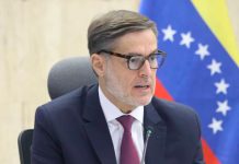 Gobierno de Venezuela ordena devolución de bienes de su embajada en EE.UU.