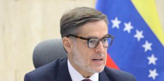 Gobierno de Venezuela ordena devolución de bienes de su embajada en EE.UU.