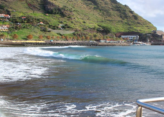 1.3 Erupción del volcán Tonga ocasiona alteraciones marítimas en Portugal