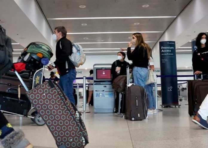 Cancelan más de 2 mil 500 vuelos en EEUU