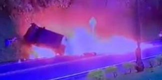 ¡Boom! Explota moto al chocar con camioneta en Colombia (VIDEO)