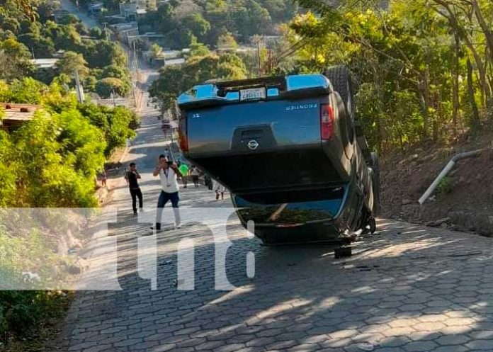 Conductor pierde el control y se vuelca en Juigalpa