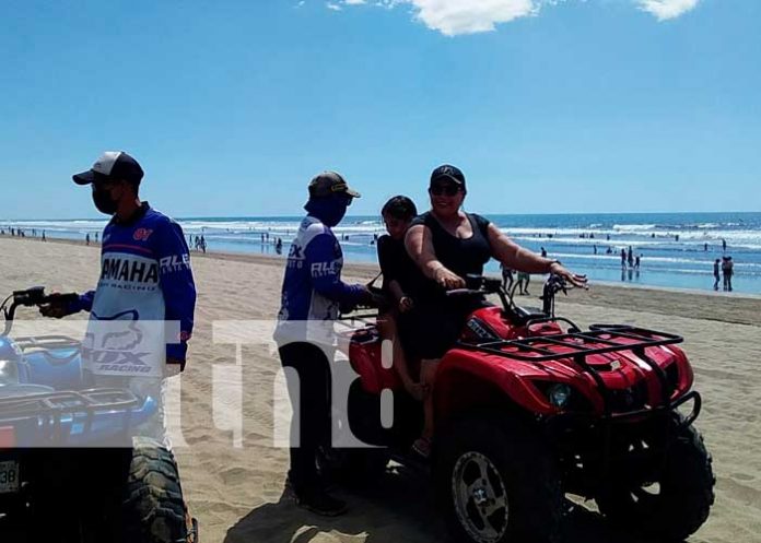 Familias disfrutan en las playas de Pochomil y Masachapa