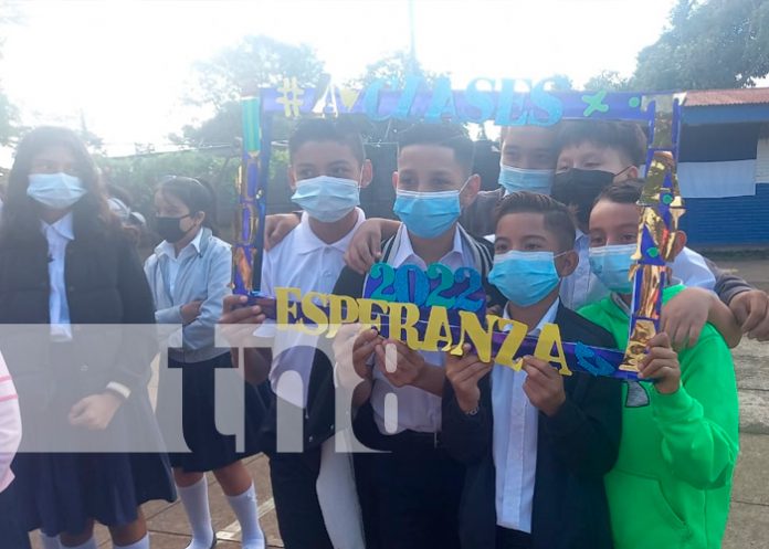 Estudiantes de Carazo con gran entusiasmo inician el ciclo escolar 2022