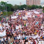 Grupos armados disparan contra manifestantes en Colombia