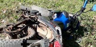 Motociclista lesionado al estrellarse contra un vehículo en Chontales
