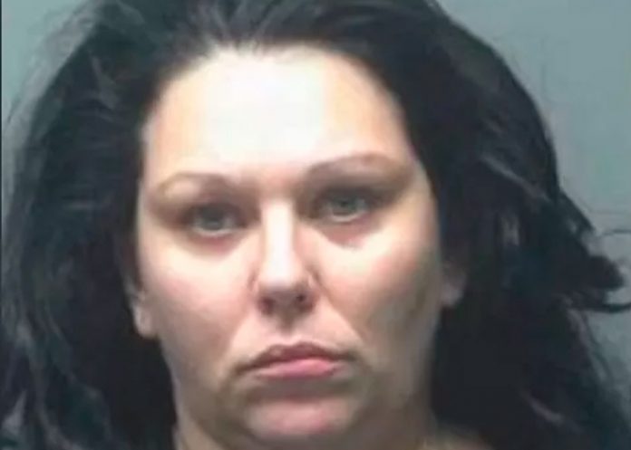 Arrestan a una mujer acusada de vender a su hija como esclava sexual