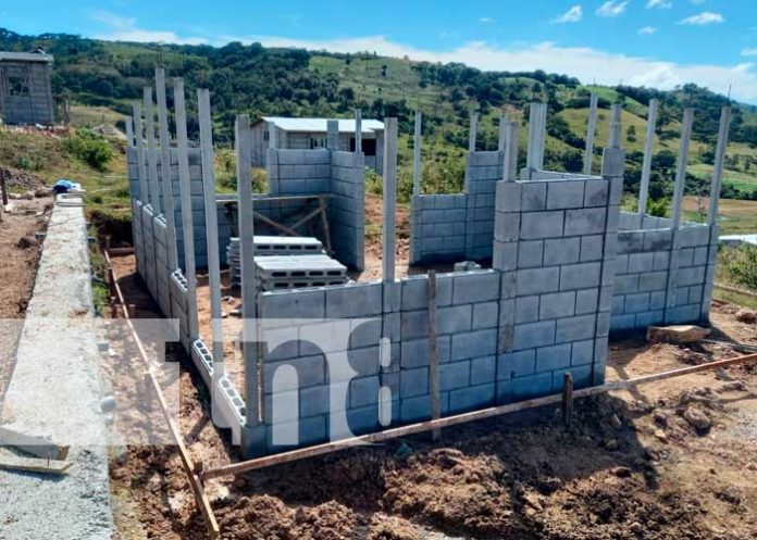 2 Avanza con éxito el proyecto de viviendas dignas en San Rafael del Norte