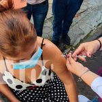 Aplican biológicos anti COVID-19 a la población del barrio El rodeo, Managua