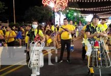 Managua: Carnaval de año nuevo en la Avenida Bolívar a Chávez